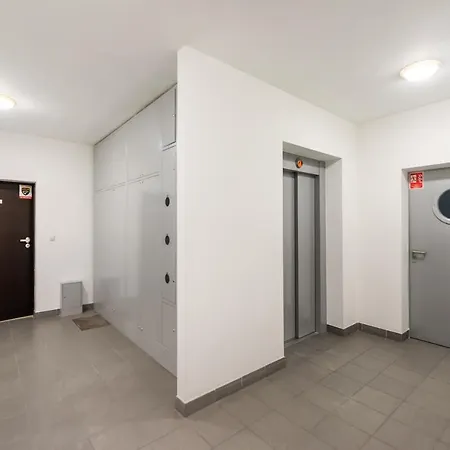 Wola 8th Floor Rose Apartment *